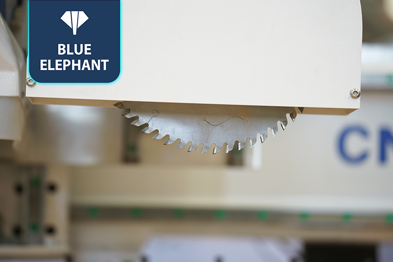 鋁木通用開料機(jī)